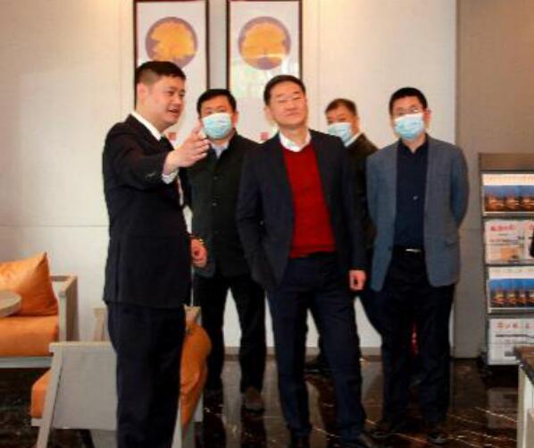 集團(tuán)黨委書記、董事長任丁調(diào)研“錦著”天府廣場店